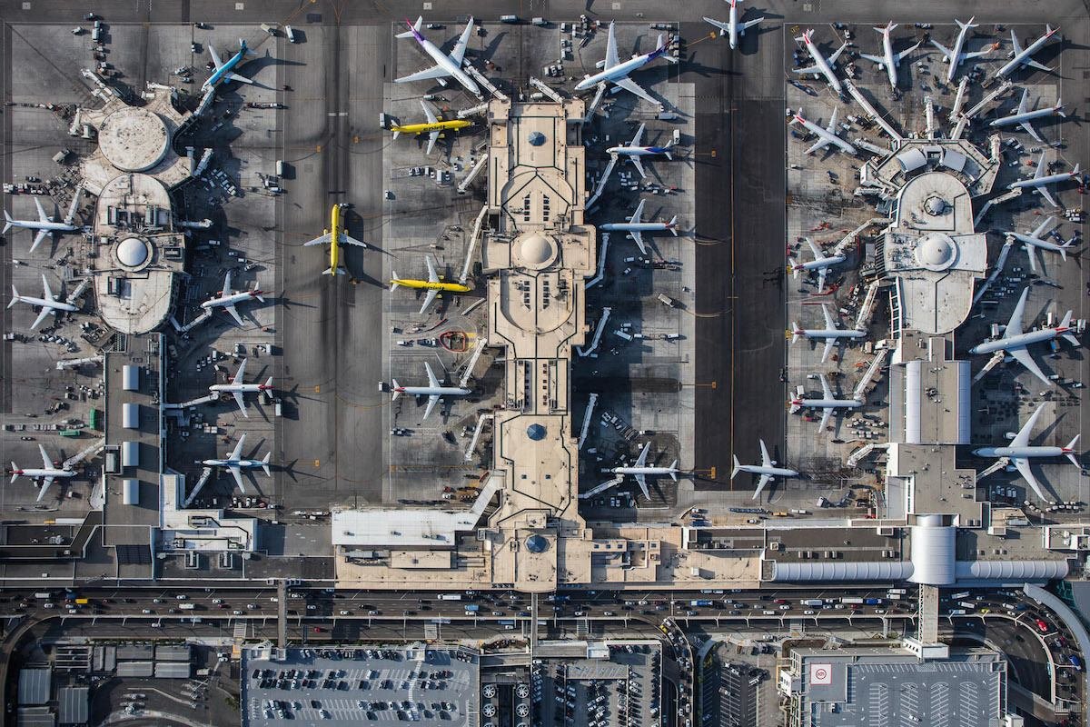 Снимки с воздуха, показывающие ошеломляющую симметрию аэропортов (19 фото)
