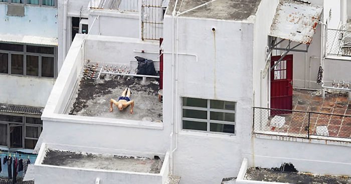 Фотопроект: жизнь на крышах Гонконга (13 фото)