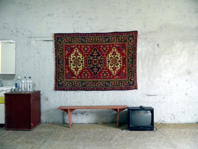 Житель Надыма сделал объёмную карту мира из пустой стены в своём гараже (15 фото)