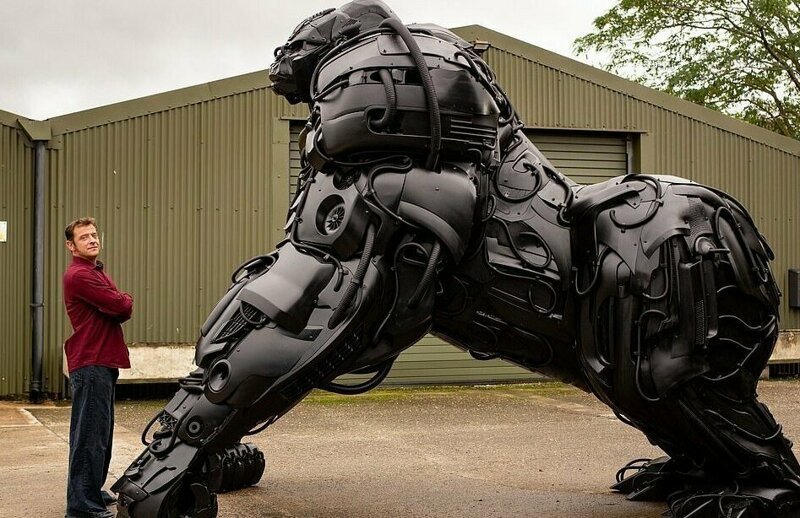 Британский скульптор создал «гориллу апокалипсиса» из отходов автомобильной промышленности (11 фото)