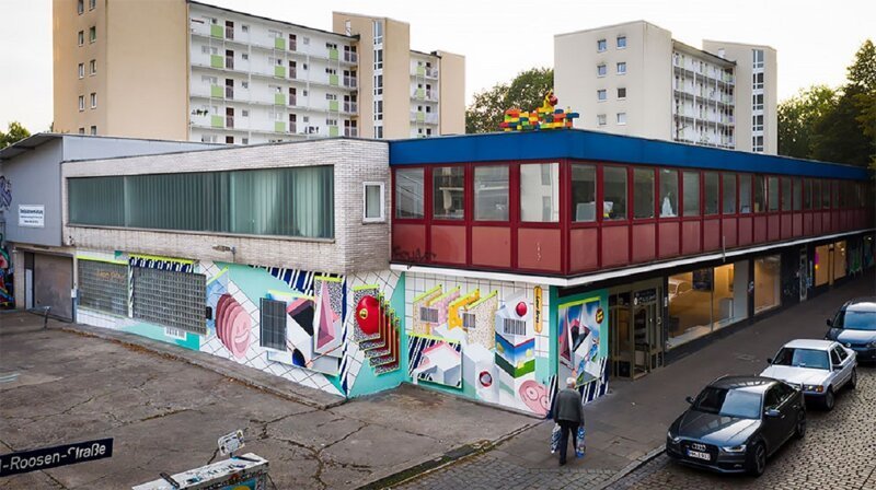 Немецкие мастера граффити приобщили супермаркет к футуризму (13 фото)