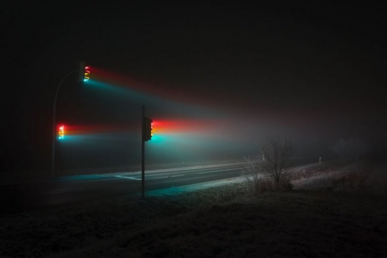 Потрясающие фотографии светофоров в тумане (7 фото)