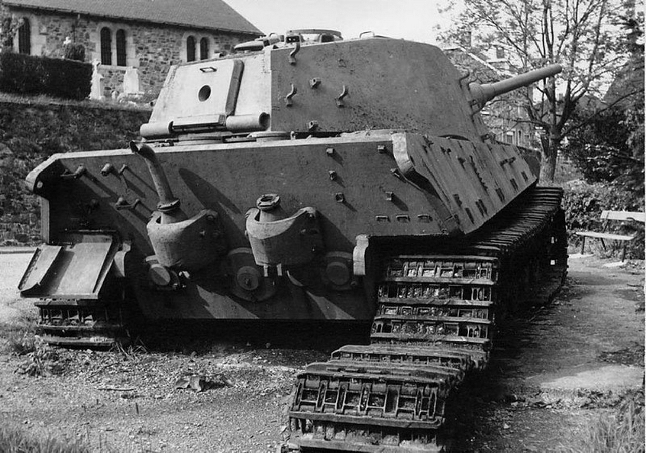 Самые опасные немцы. Танк 2 мировой войны Королевский тигр. Немецкий танк Королевский тигр. Тигр 2 Порше. Королевский тигр Порше.