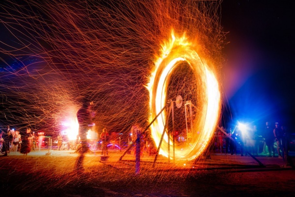 Арт-объекты фестиваля «Burning Man» («Горящий человек») в пустыне Блэк-Рок (Невада, США) (10 фото)