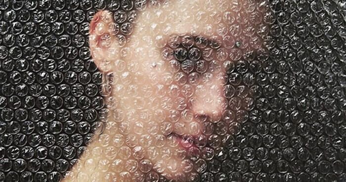 Художник рисует портреты, которые как-будто бы завёрнуты в пузырчатую плёнку (25 фото)